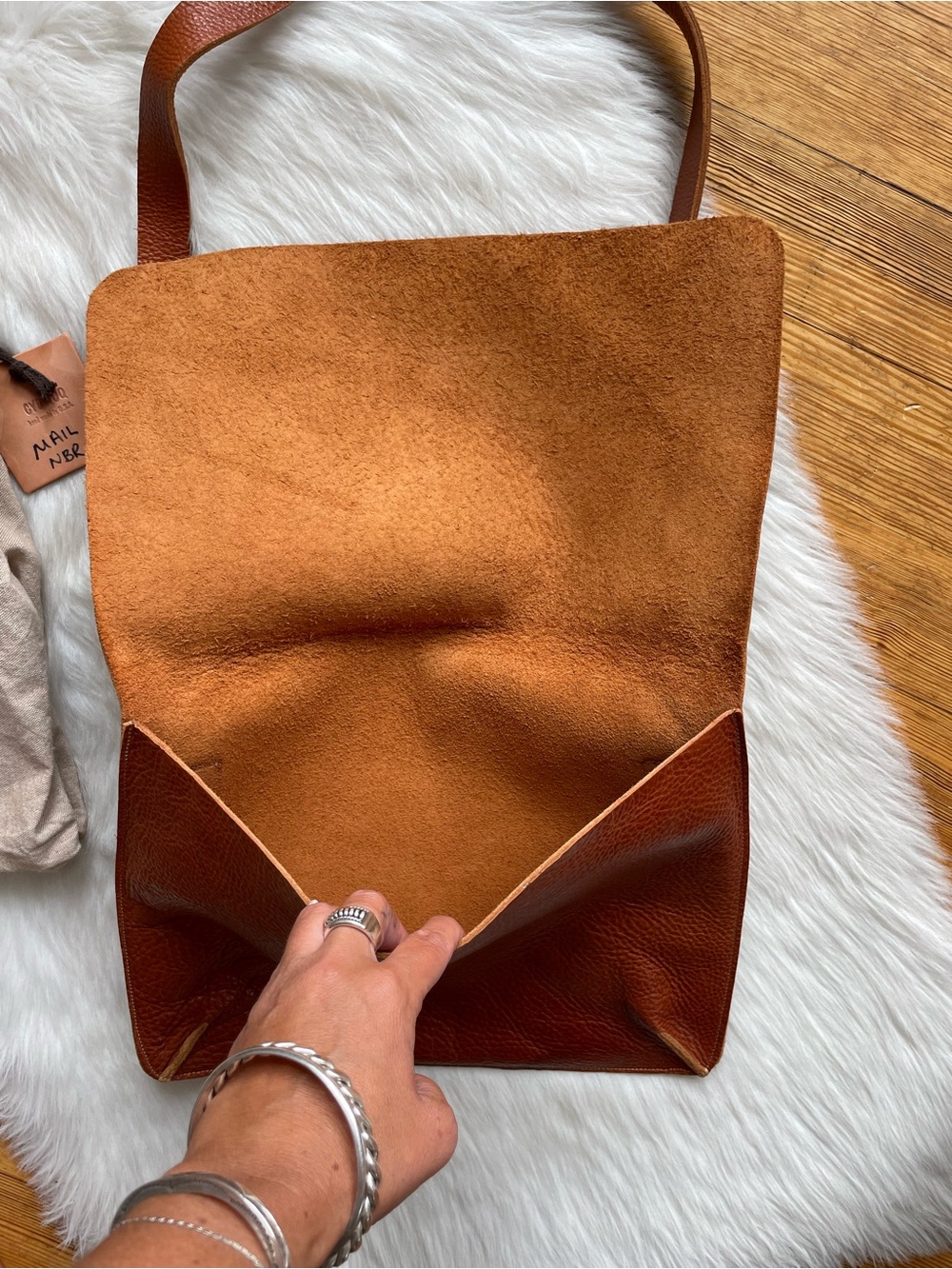 LIKE NEW CYDWOQ leather mail bag - Picture 8 of 10